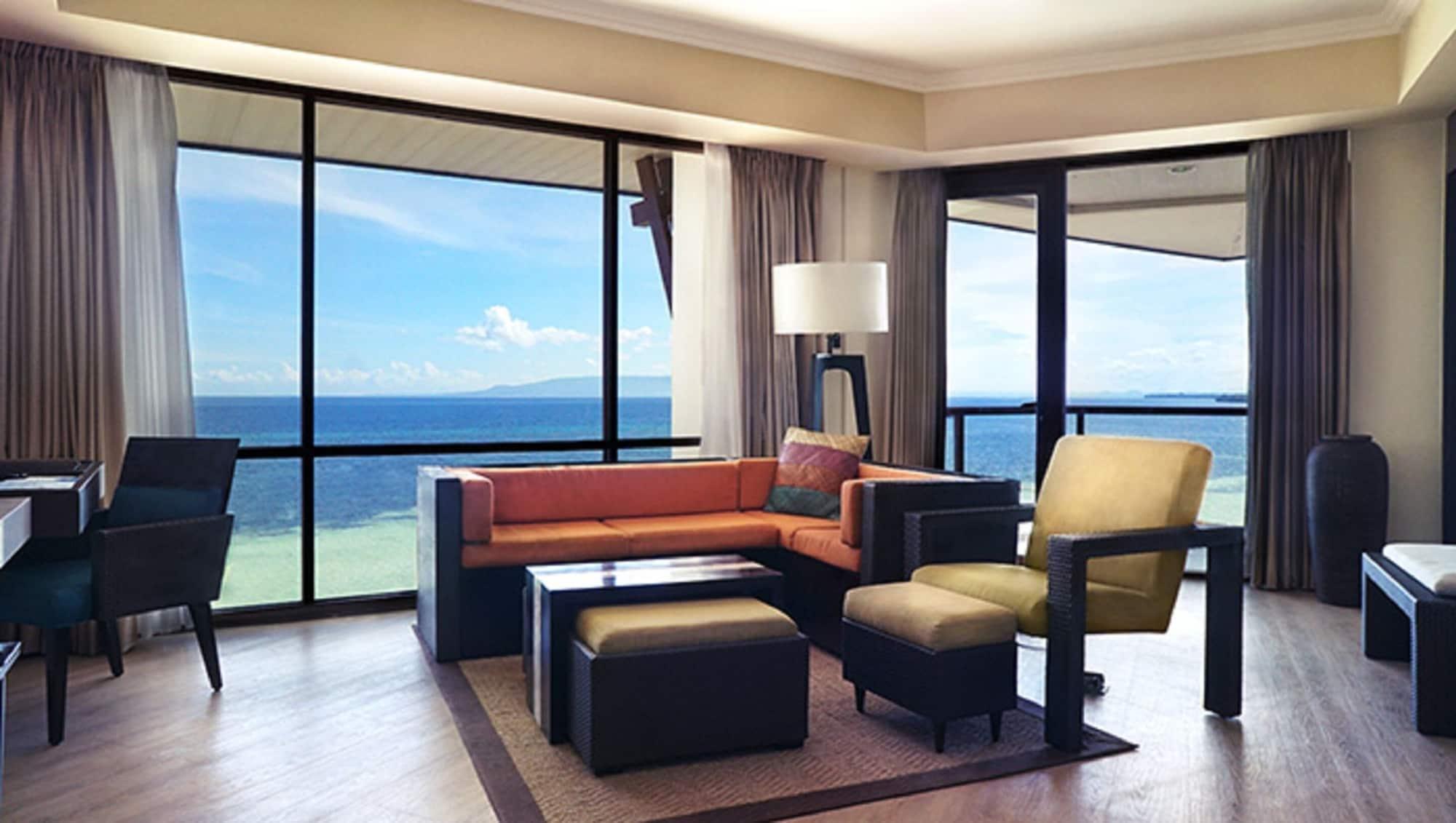The Bellevue Resort Panglao Bagian luar foto Living room