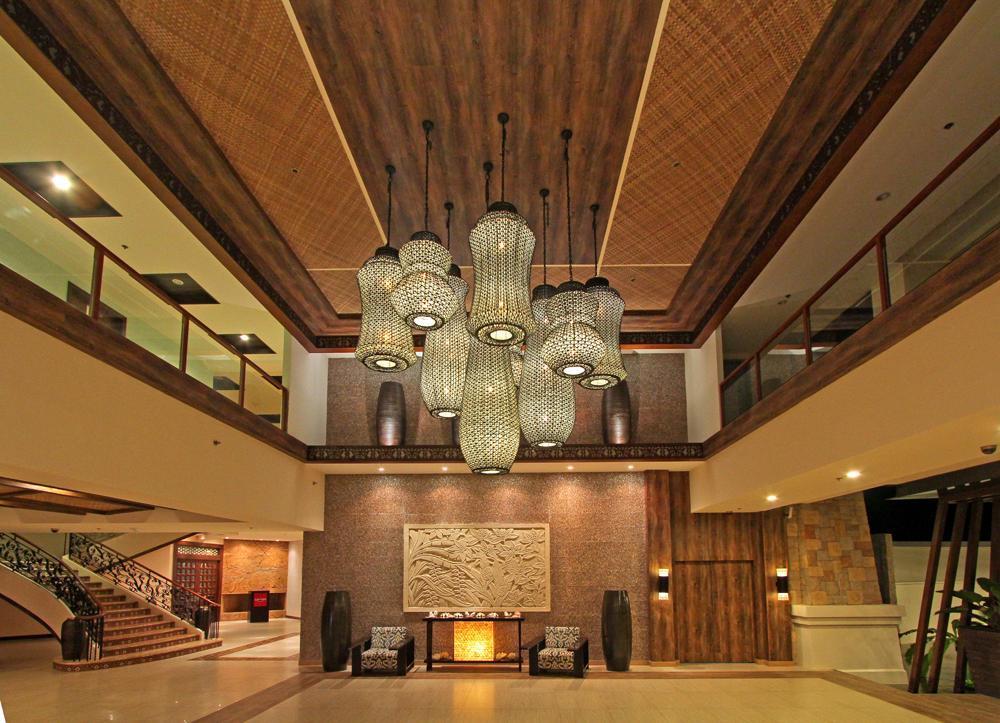 The Bellevue Resort Panglao Bagian luar foto The lobby of the hotel